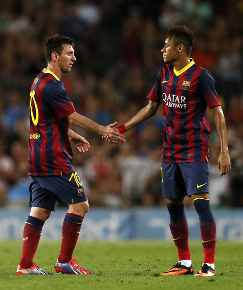 阵喝彩声和 阵喝彩声和