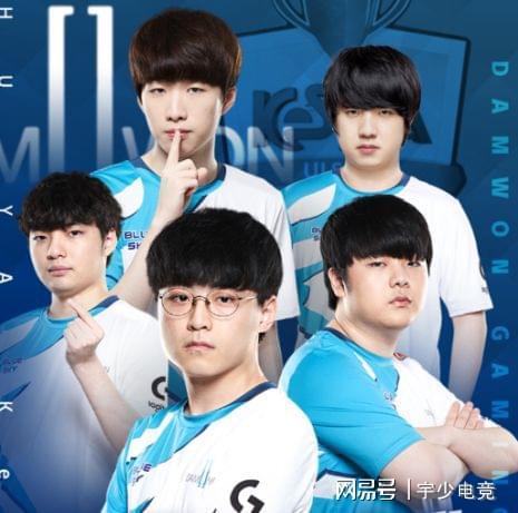 国足采用了 国足采用了