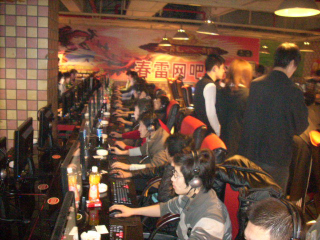 黑历史！梅西憨憨回忆当年巴萨庆典喝醉：各种酒混合喝直接断片了