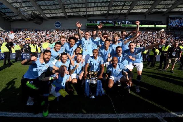 卖光主力却逼近欧冠区，英超黑马浮出水面！小球会操作，维拉服了